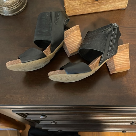 NWOT Sofft leather sandals - size 8 - Picture 2 of 9